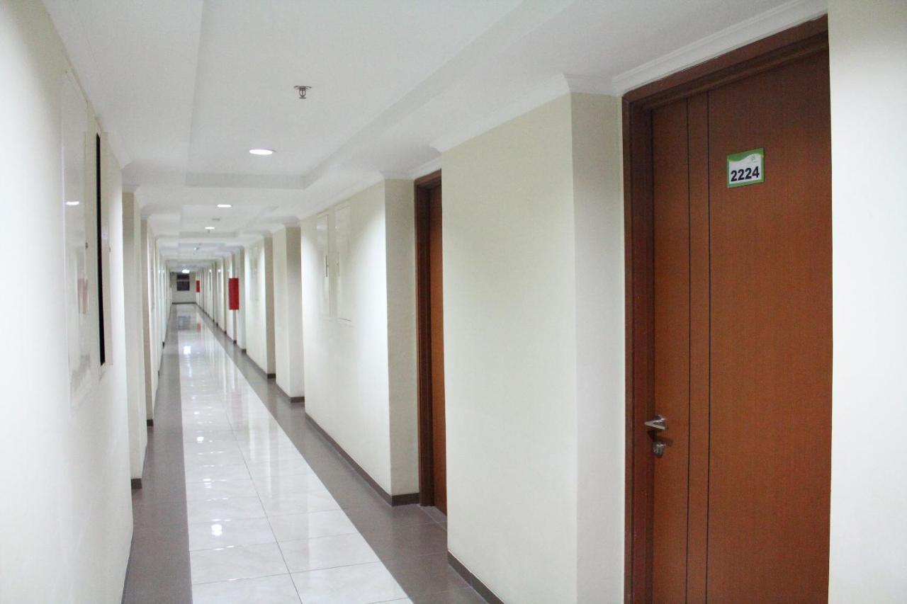 Vaccinated Staff - OYO 266 Margonda Residence 5 Depok Esterno foto