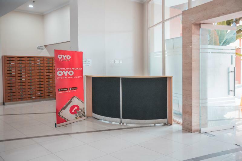 Vaccinated Staff - OYO 266 Margonda Residence 5 Depok Esterno foto