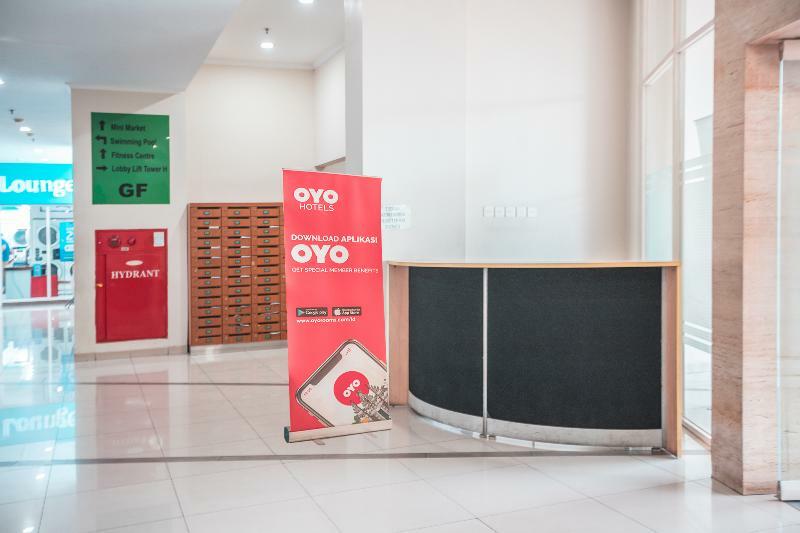 Vaccinated Staff - OYO 266 Margonda Residence 5 Depok Esterno foto